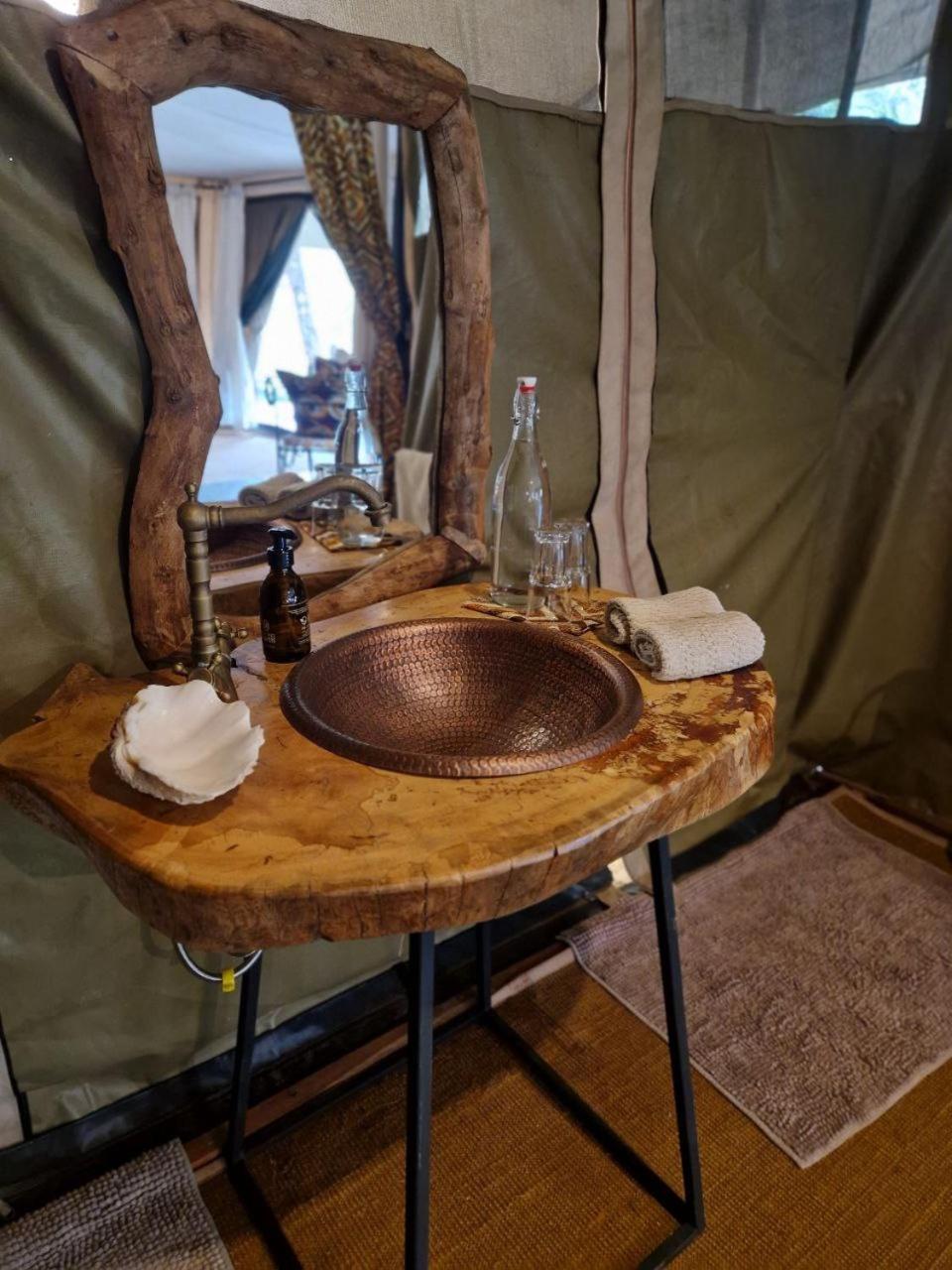 Dolly Farm & River Camp, Luxury Tents Usa River Exterior foto